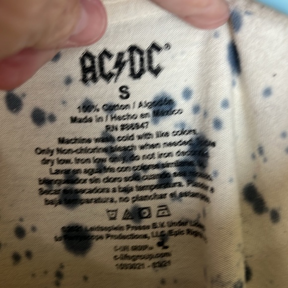 AC/DC - Picture 4 of 5